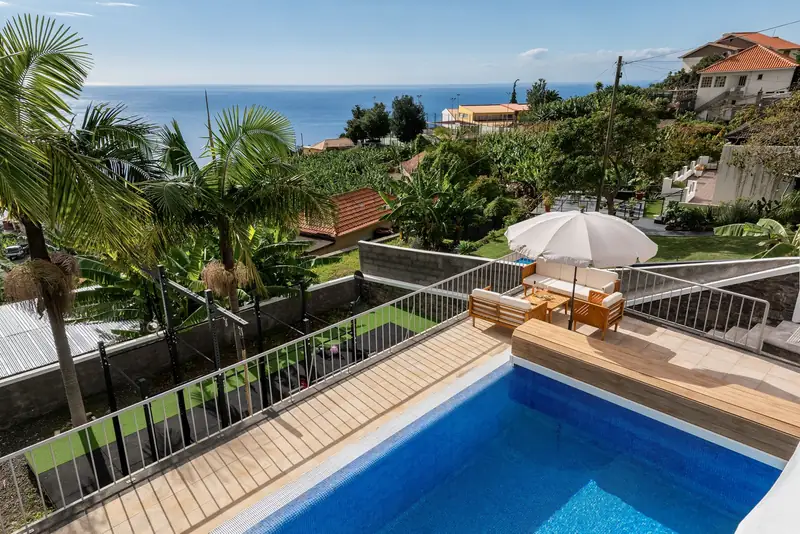 Pool & Outdoor