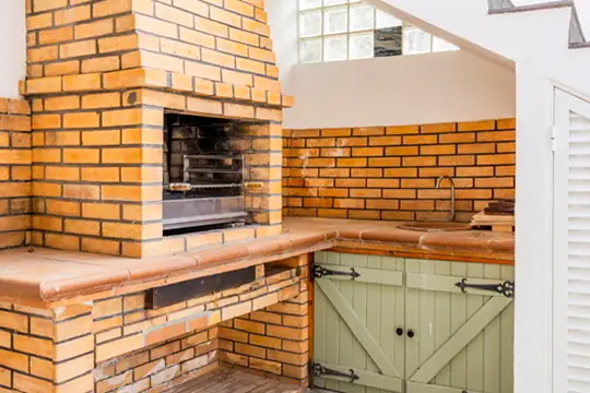 Brick barbecue and outdoor kitchen, Villa Crossdeira Madeira