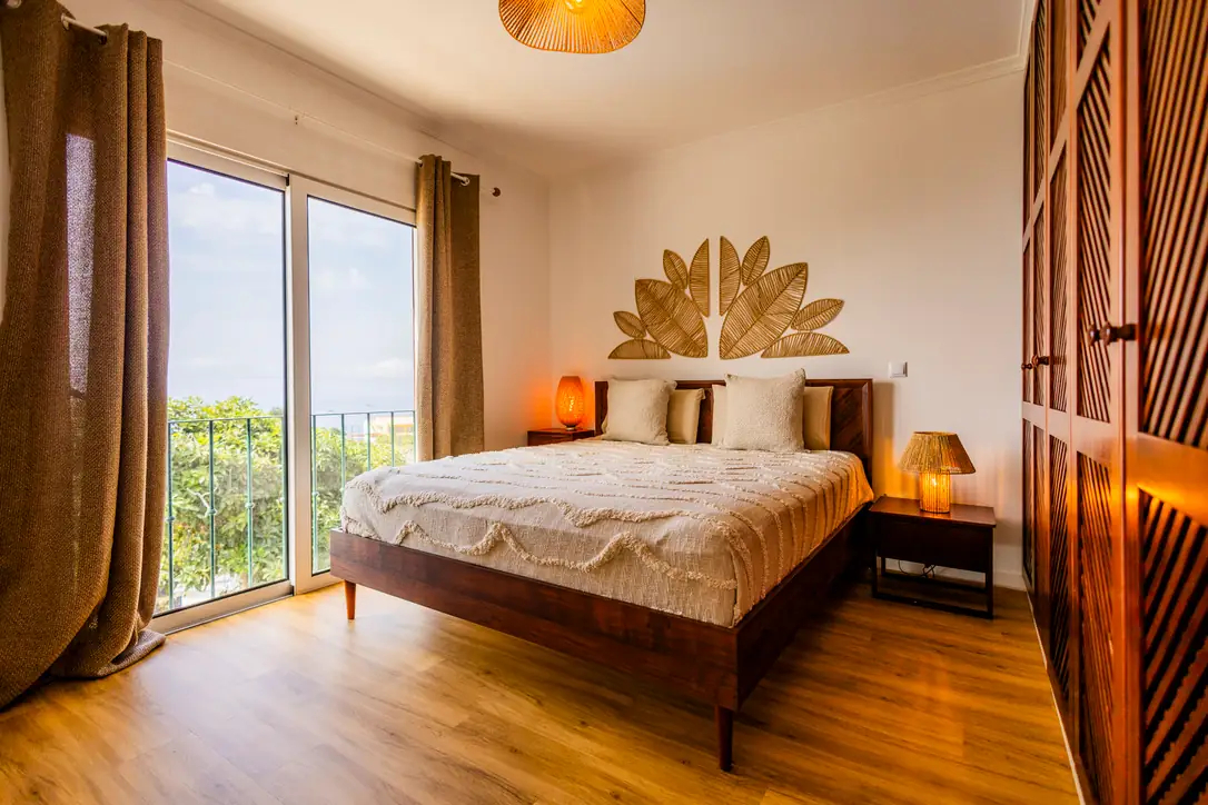 Ocean Bedroom with glass doors opening onto the terrace, Villa Crossdeira Madeira